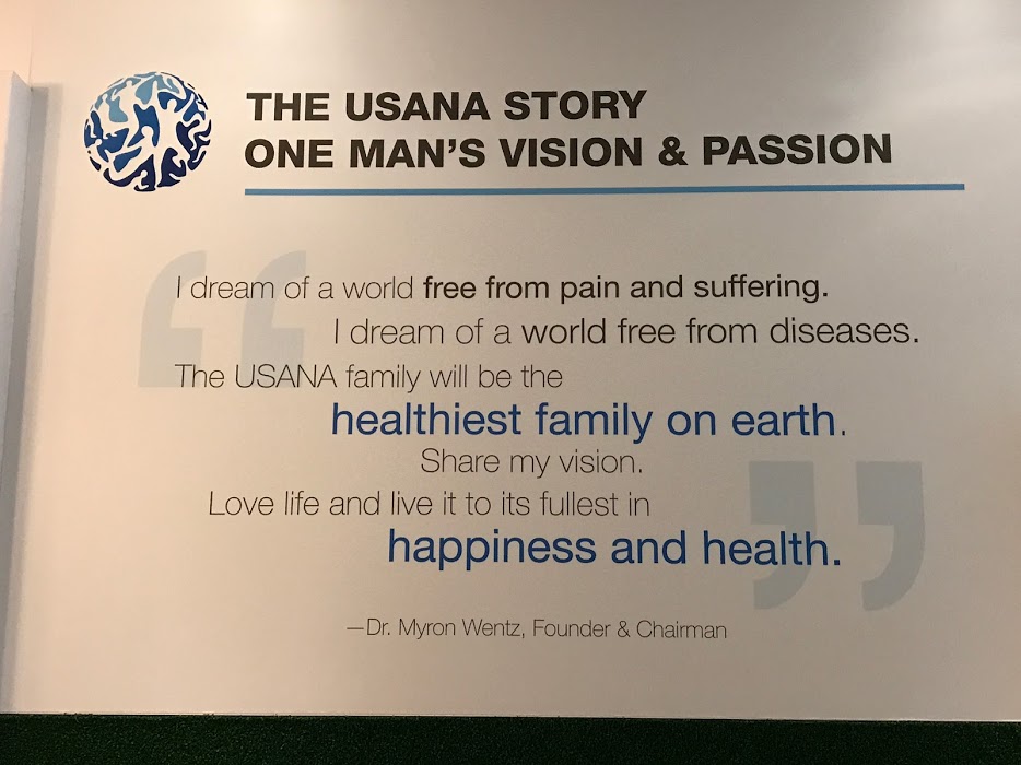 牆上有掛了一張USANA創辦人華斯博士的願景(英文),看了真是會感動。